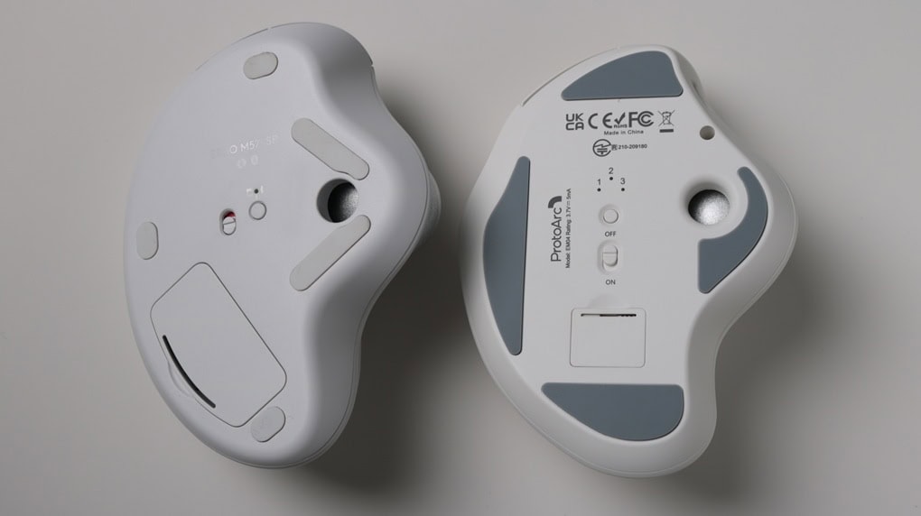 M575SPとEM04の裏面比較