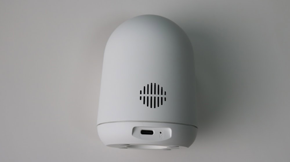 SwitchBot見守りカメラPlus 3MPの背面