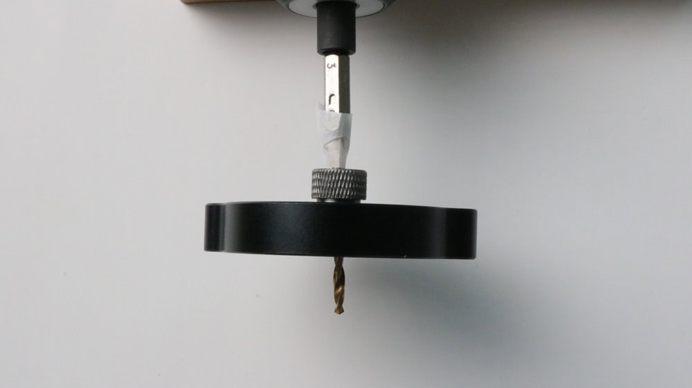 マスキングテープで深さを測る