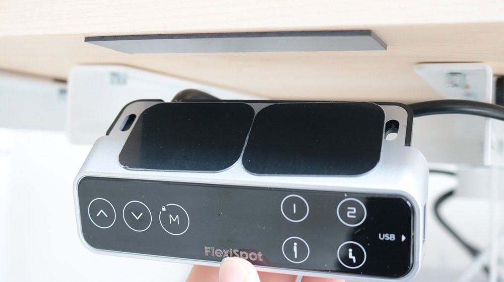 FlexiSpotコントローラーの取り付け