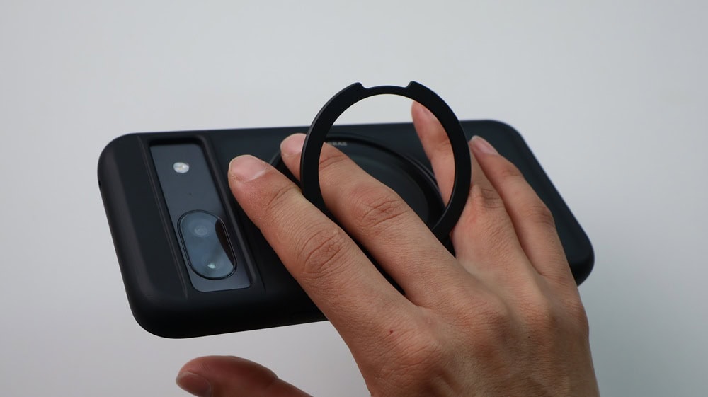 スマホリングの径が大きい