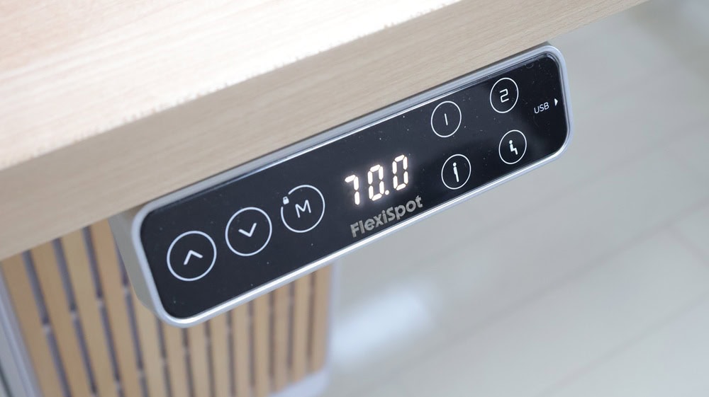 電動昇降デスクのもう1つのメリットは完璧な高さ調整
